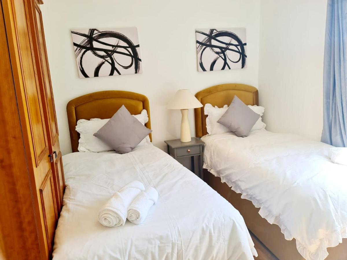 Immaculate 3-Bedrooms Dundee Apartment エクステリア 写真